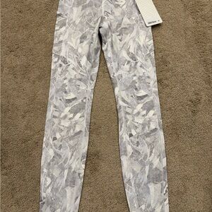 NWT Lululemon Speed Up Tight Leggings Size 6 Color KTGI Jasmine White Multi